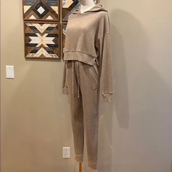 ALO Yoga Muse Hoodie + Sweatpant Joggers Set in Gravel size XS / XXS - Picture 4 of 10